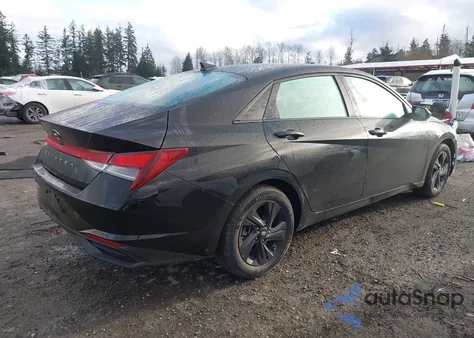 2022 Hyundai Elantra Sel z USA, uszkodzony, nr VIN KMHLM4AG4NU352465